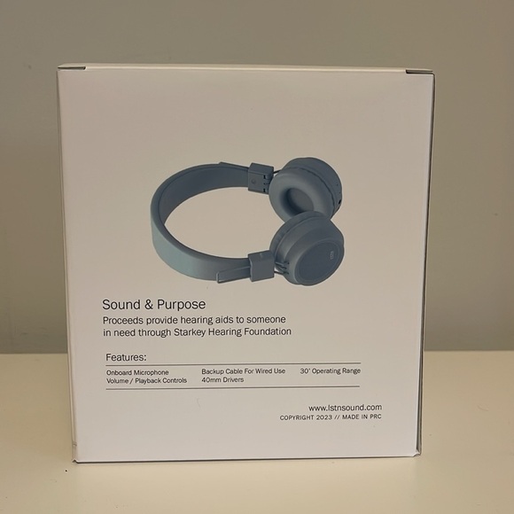 Jilly Box Summer 2024. LSTN HEADPHONES X JILLY BOX. Blue - Picture 4 of 6